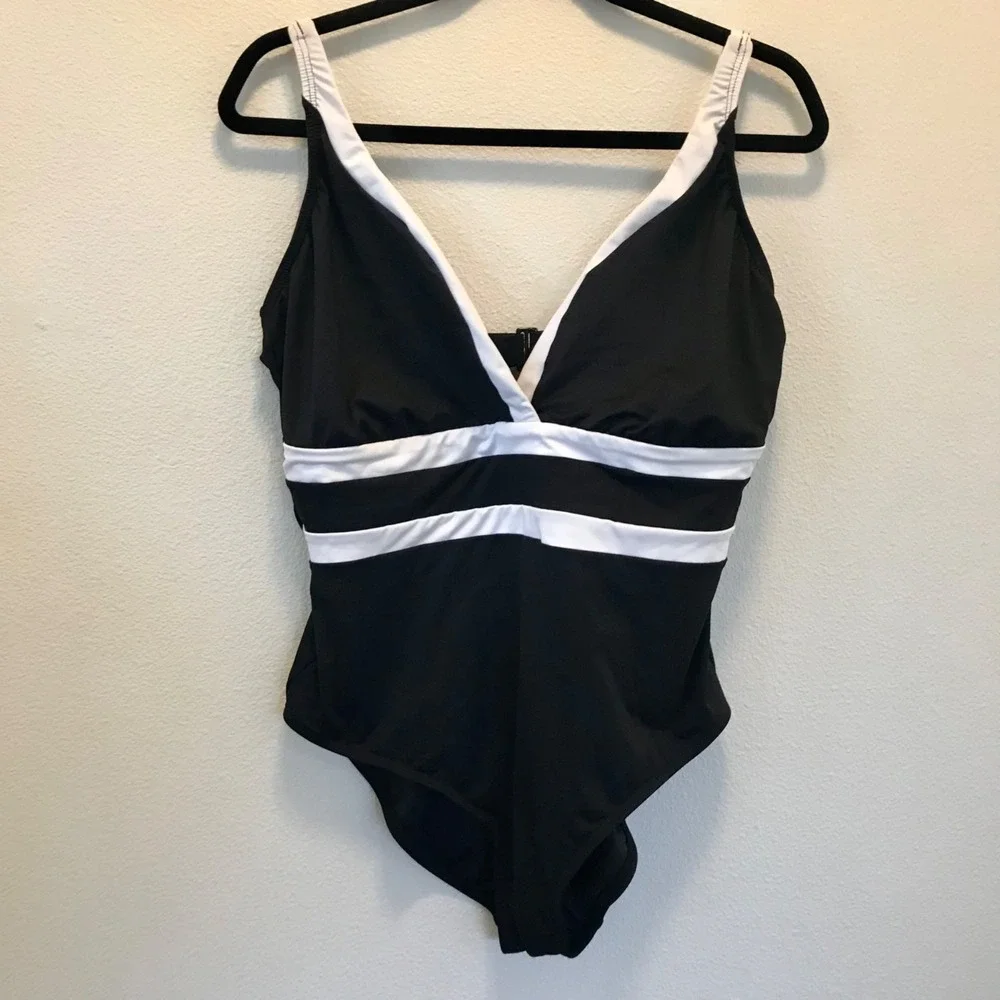 LA BLANCA Plus Size One Piece V Neck Tummy Control Swimsuit Black White Size 16W